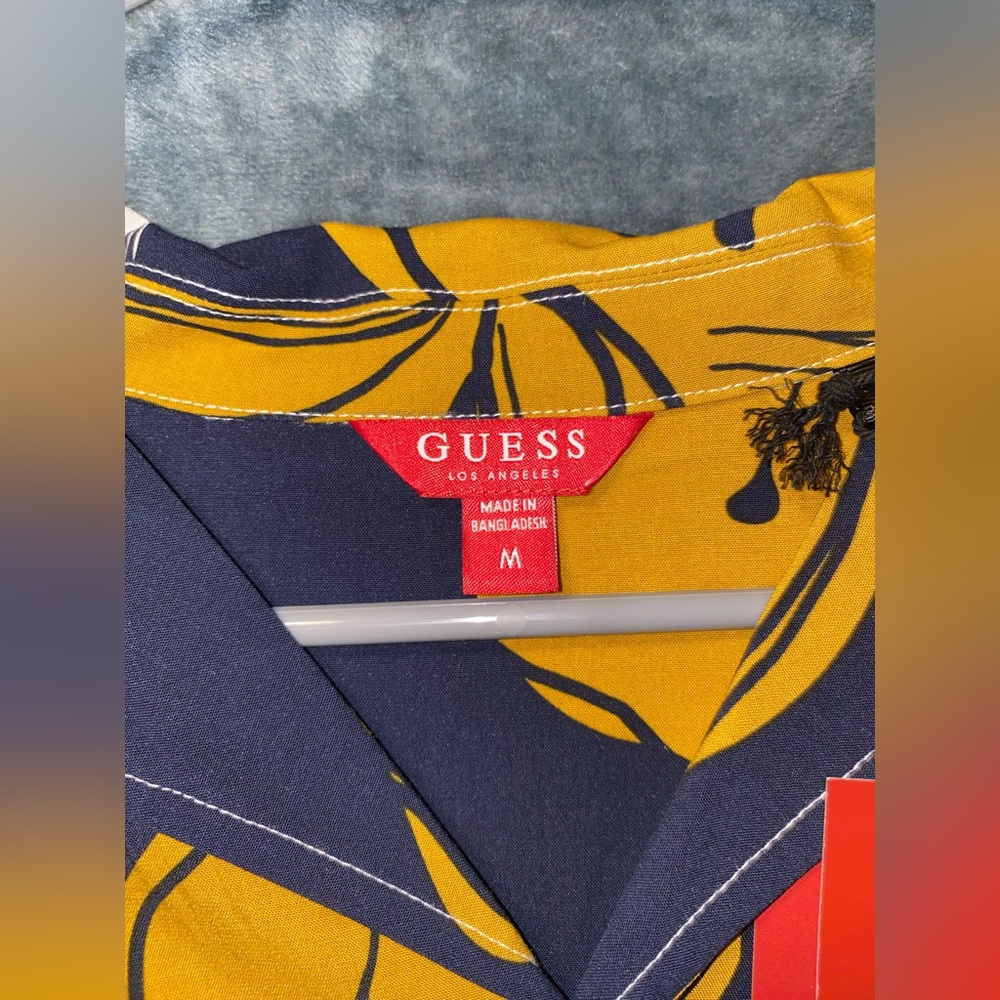 Guess button down - Picture 3 of 4